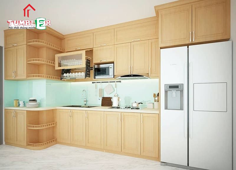 Giá tủ bếp gỗ sồi Nga phụ thuộc vào độ rộng, hẹp, kích thước lớn nhỏ của tủ bếp. 