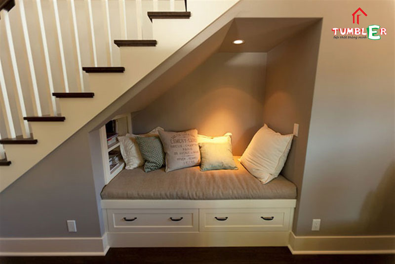 Trang trí gầm cầu thang thành phòng ngủ nhỏ