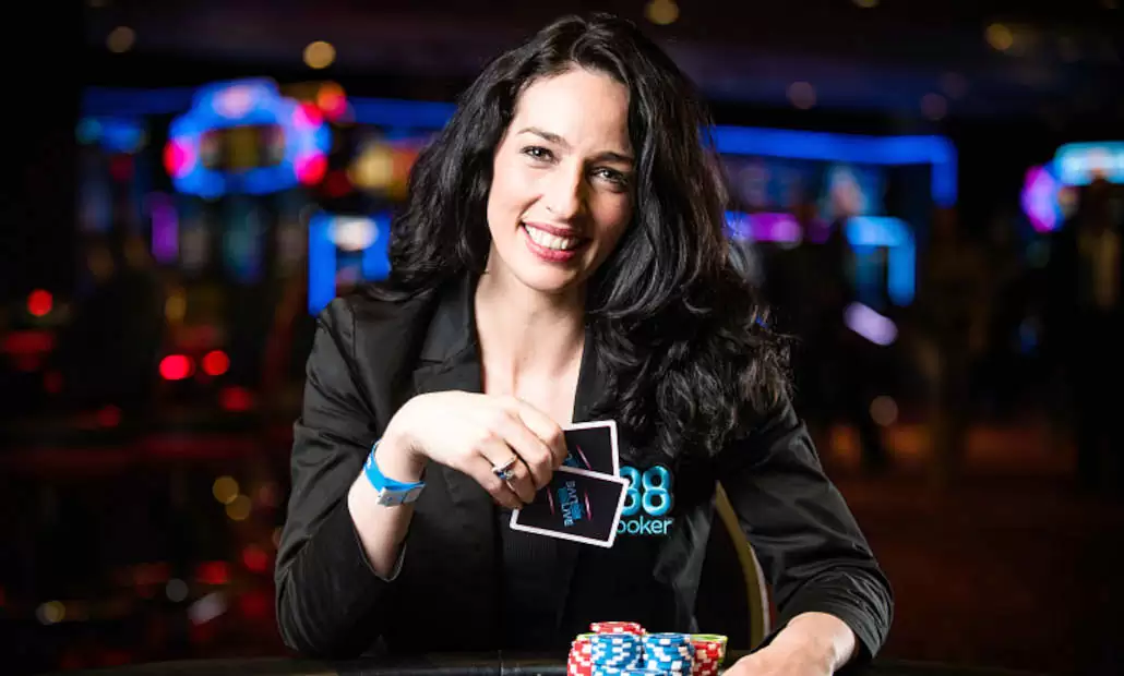 Hành trình Poker của Kara Scott: Sự trỗi dậy của một người nổi tiếng Poker