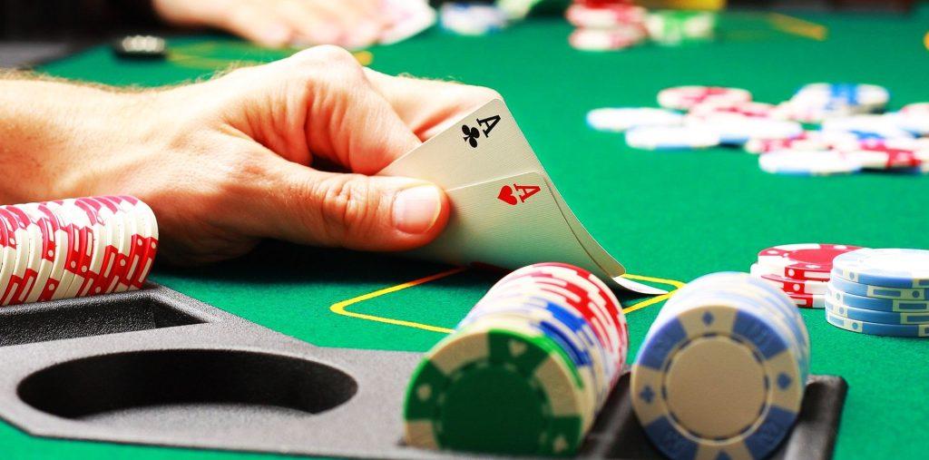 Trong Poker, bộ nào lớn nhất? Bạn có biết không? - Gamebai88