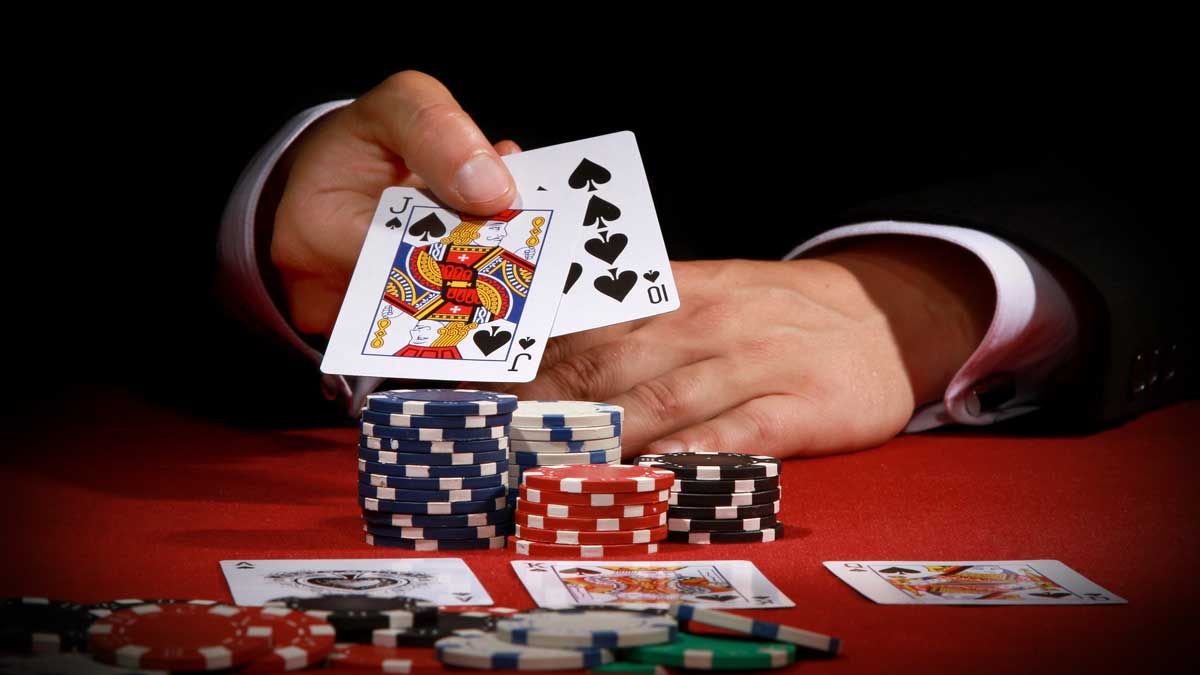 Hướng dẫn đầy đủ về Luật chơi Poker Texas Hold'em | Natural8