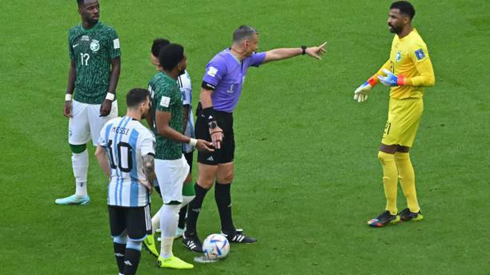 Trọng tài ở World Cup bù giờ nhiều bất thường, lợi hay hại? | Báo Pháp Luật  TP. Hồ Chí Minh