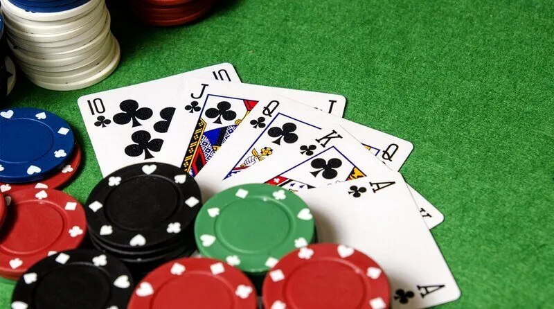 Texas Hold'em Poker - Cách làm chủ chiến lược và cá cược