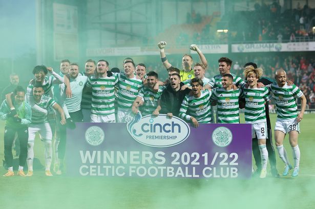 Celtic đăng quang trước mũi kình địch Rangers
