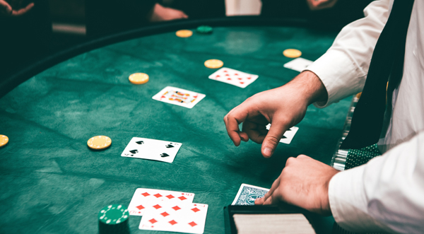 Mẹo tính toán Outs và Odds hiệu quả trong Poker