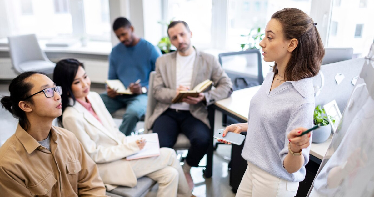 Marketing 7P là gì? Ứng dụng mô hình 7P trong marketing