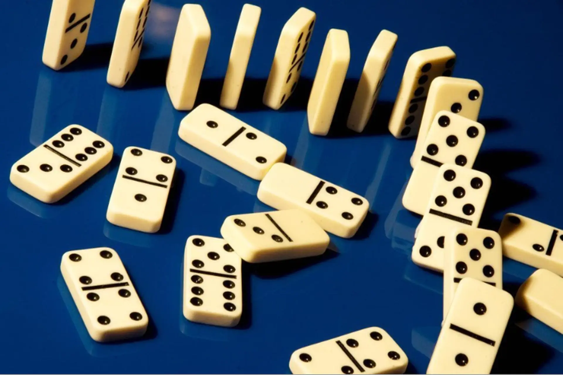 Domino là gì? Hướng dẫn cách chơi Domino cùng bạn bè