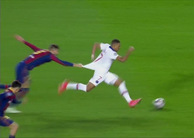 Đá phạt trực tiếp trong bóng đá - Bongdaplus.vn