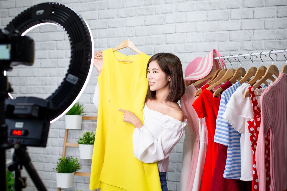 Kinh doanh quần áo thời trang là sự lựa chọn mang lại lợi nhuận hàng đầu hiện nay